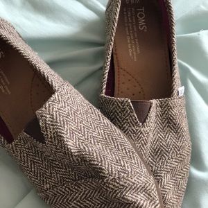 TOMS Brown Herringbone Pattern
